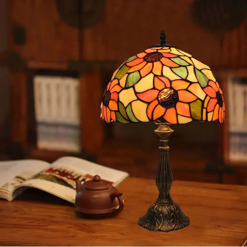 Skanto | Tiffany Skrivebordslampe | LED E27 | Fargerikt Håndlaget Glass