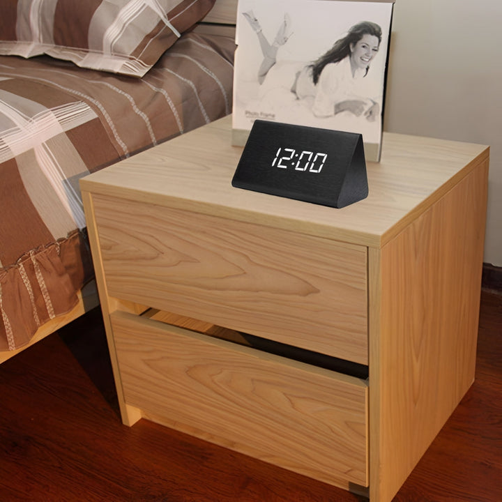 Skanto | Elora Tre LED Vekkerklokke Digital Skjerm