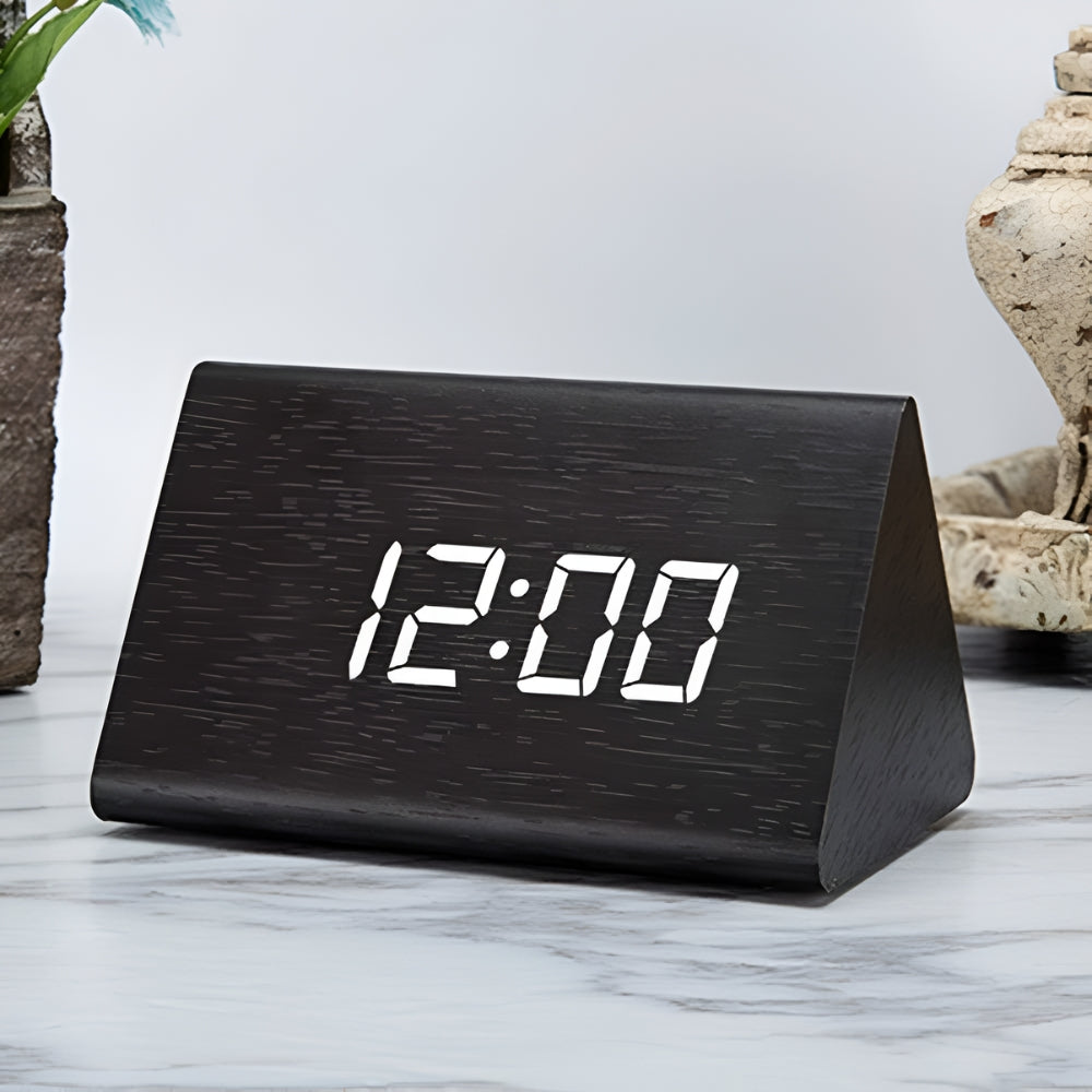 Skanto | Elora Tre LED Vekkerklokke Digital Skjerm