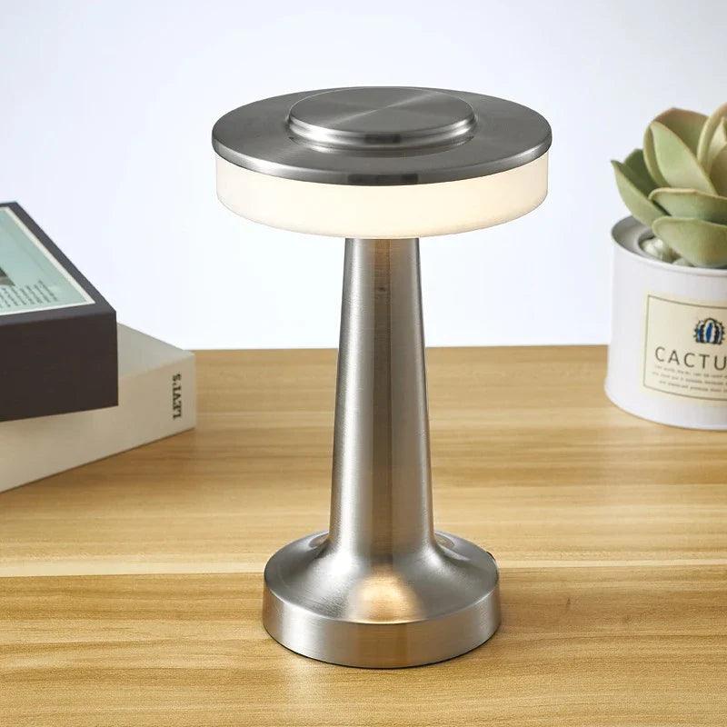 Skanto | AuraMetal - Nordisk-inspirert bordlampe