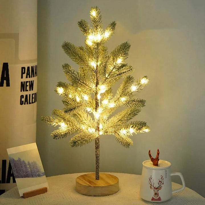 Skanto | LumiPine – LED juletre bordlampe med varmt hvitt lys