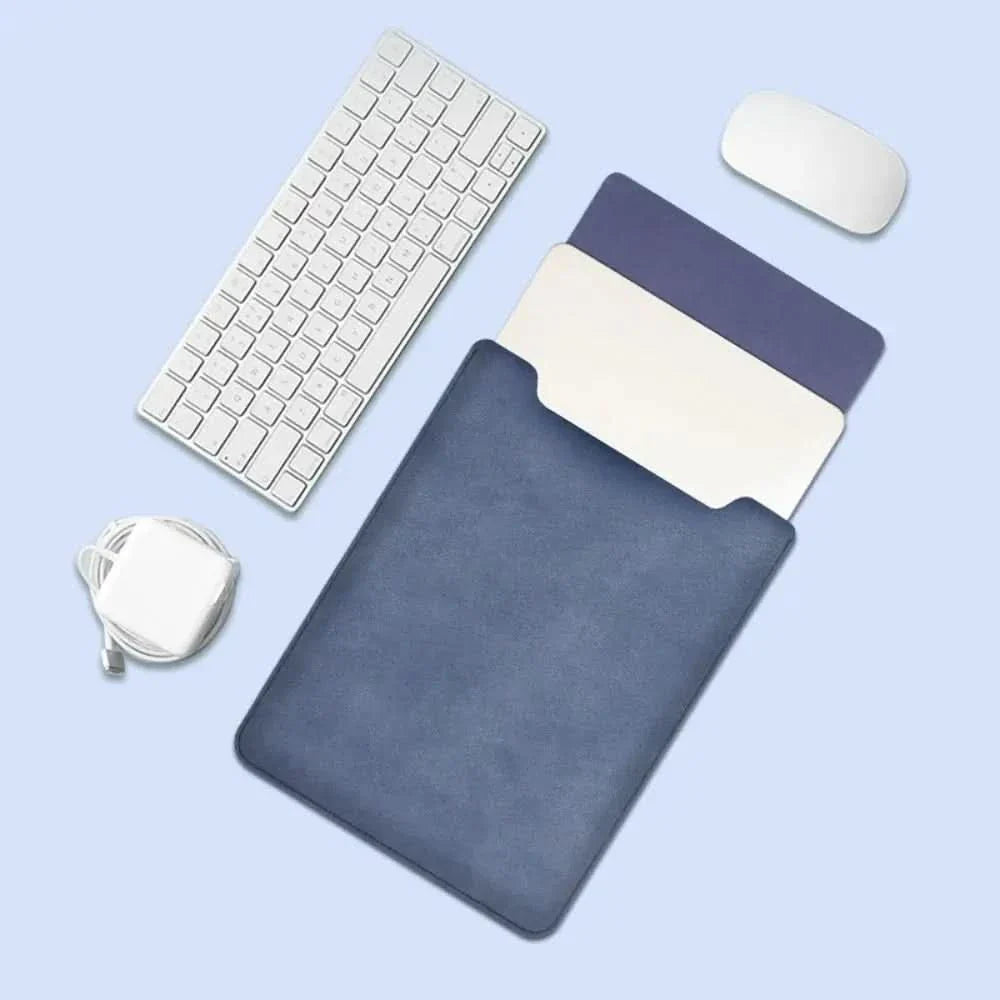 Skanto | Ultra-Slim PU Lær Laptop Sleeve (13–15 tommer) – Vanntett & Multifunksjonell