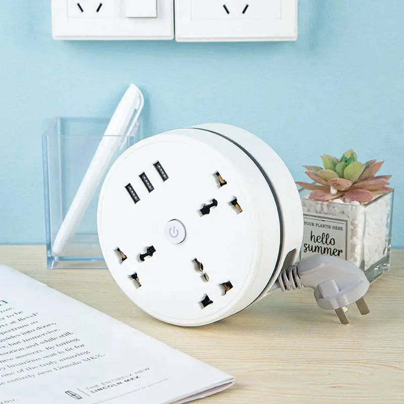 Universell strømskinne med forlengelseskabel og USB-porter