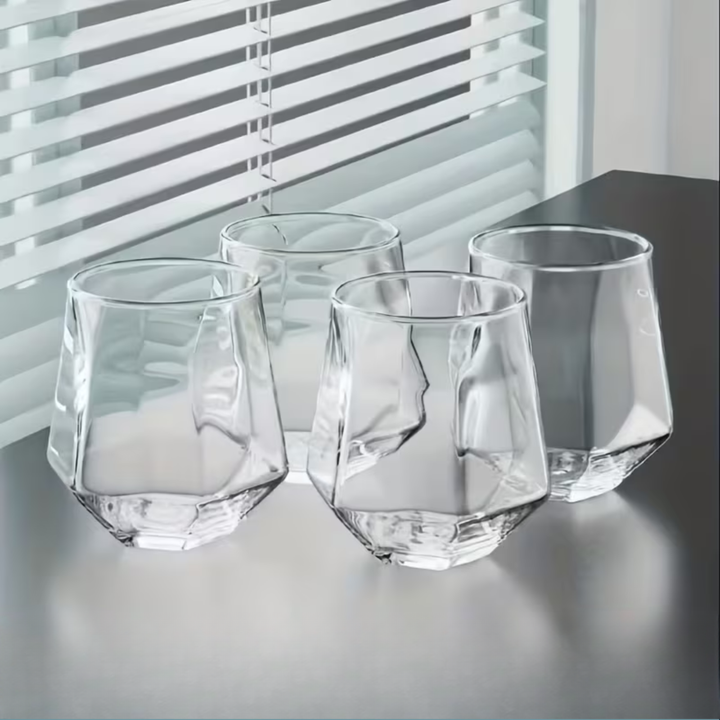 Gjennomsiktig glass, sett med 4 deler – Stilig og dekorativt design | 300 ml glass for vann, juice og te