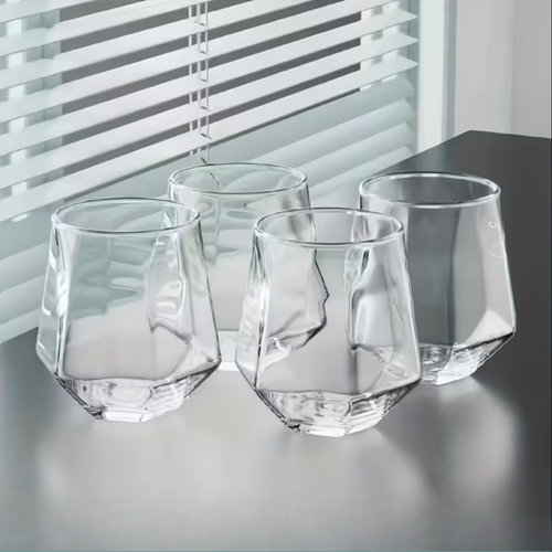 Gjennomsiktig glass, sett med 4 deler – Stilig og dekorativt design | 300 ml glass for vann, juice og te