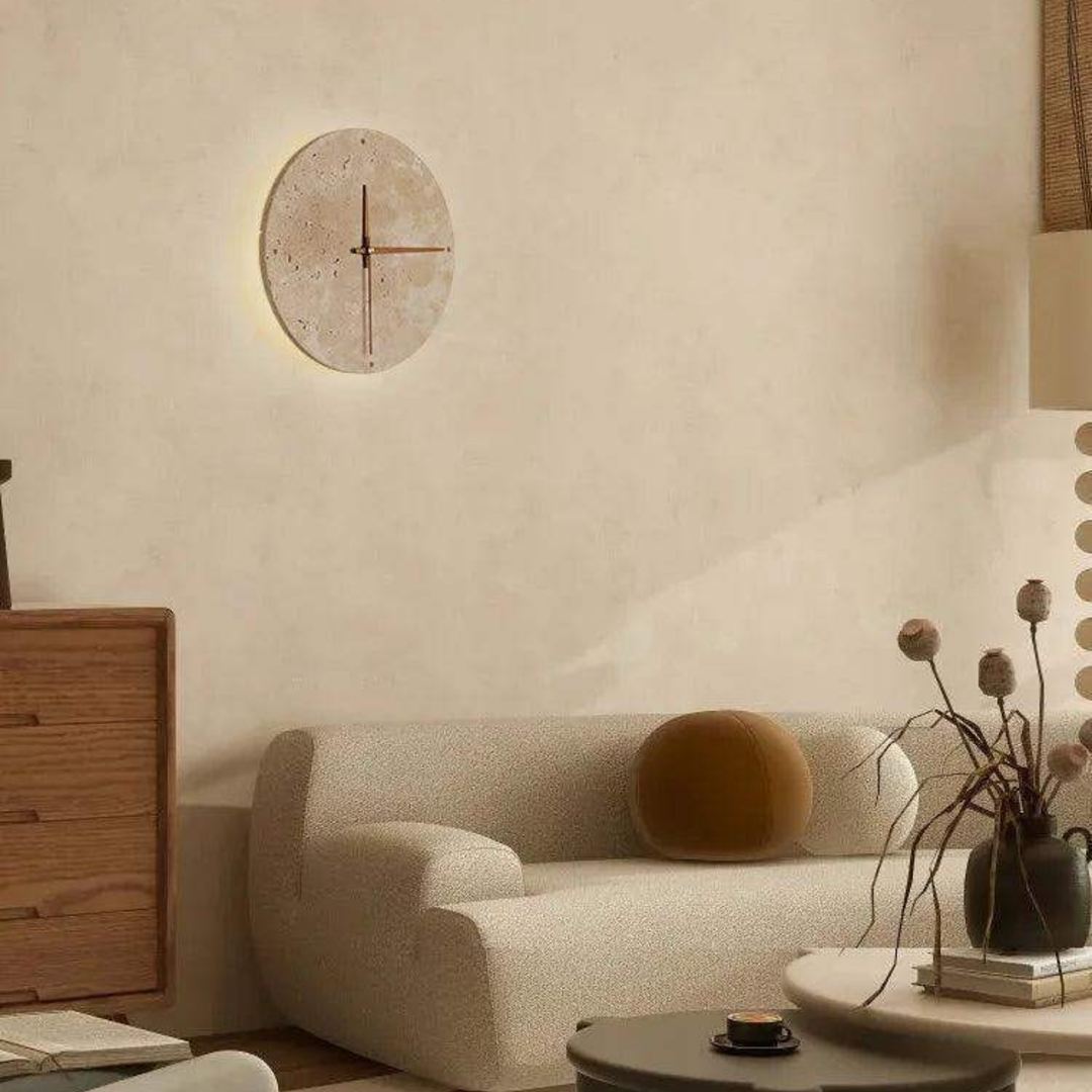 Travertine Veggklokke med LED Lys – Minimalistisk & Dekorativ | Høy- Kvalitets Naturlig Stein Klokke | Skanto