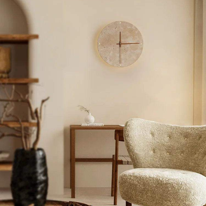 Travertine Veggklokke med LED Lys – Minimalistisk & Dekorativ | Høy- Kvalitets Naturlig Stein Klokke | Skanto