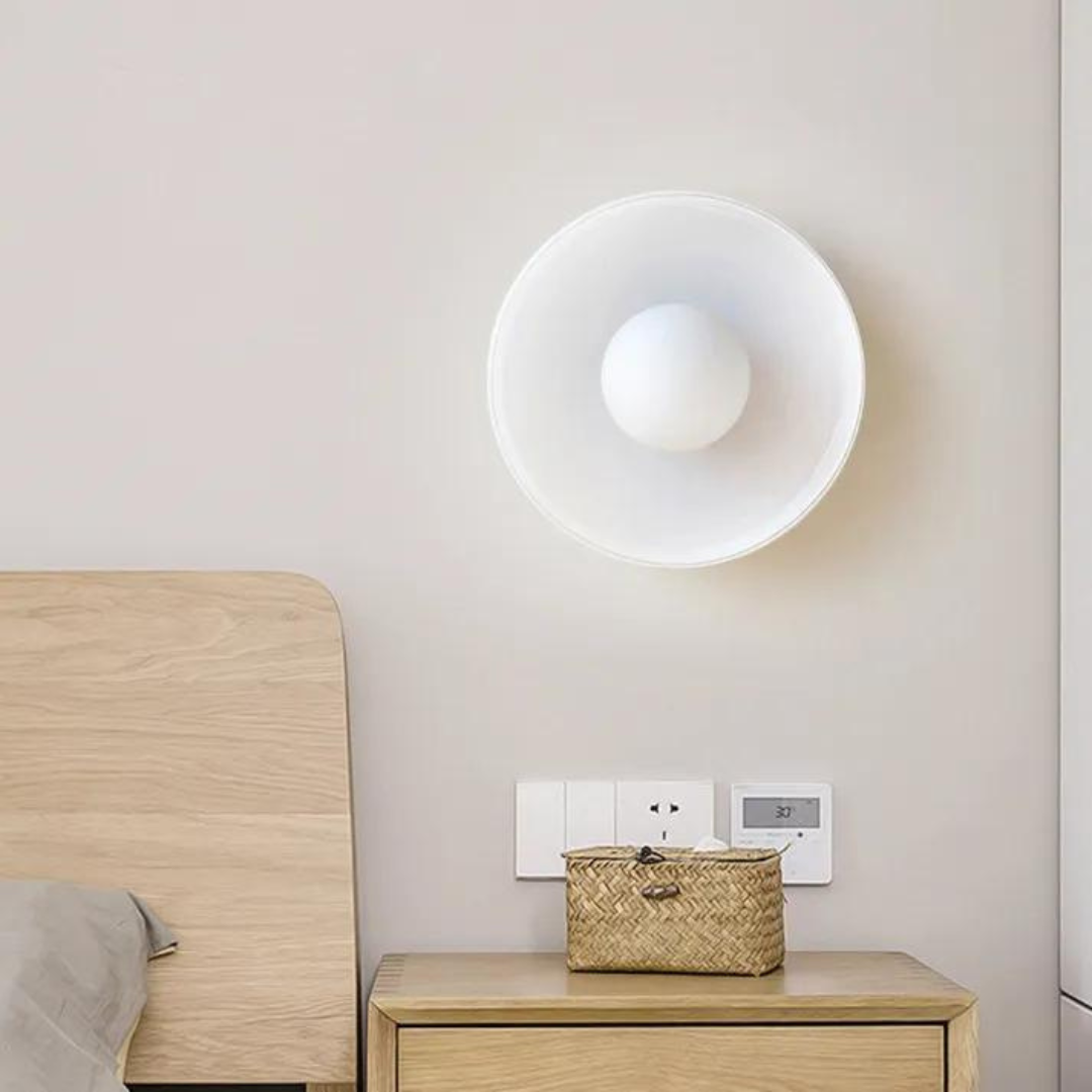 Rund Taklampe med Stilren Funksjonalitet - LumiSphere | Skanto