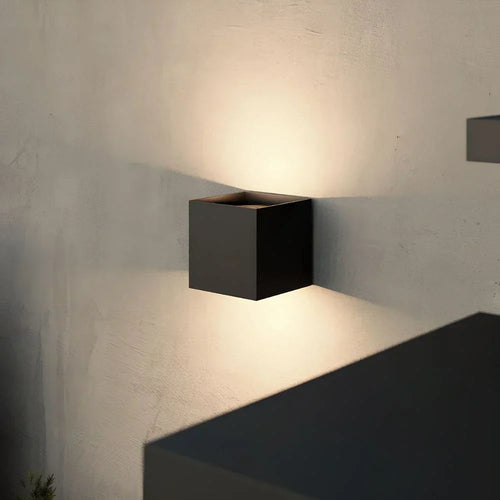 Moderne Wandleuchte fra schwarzem aluminium