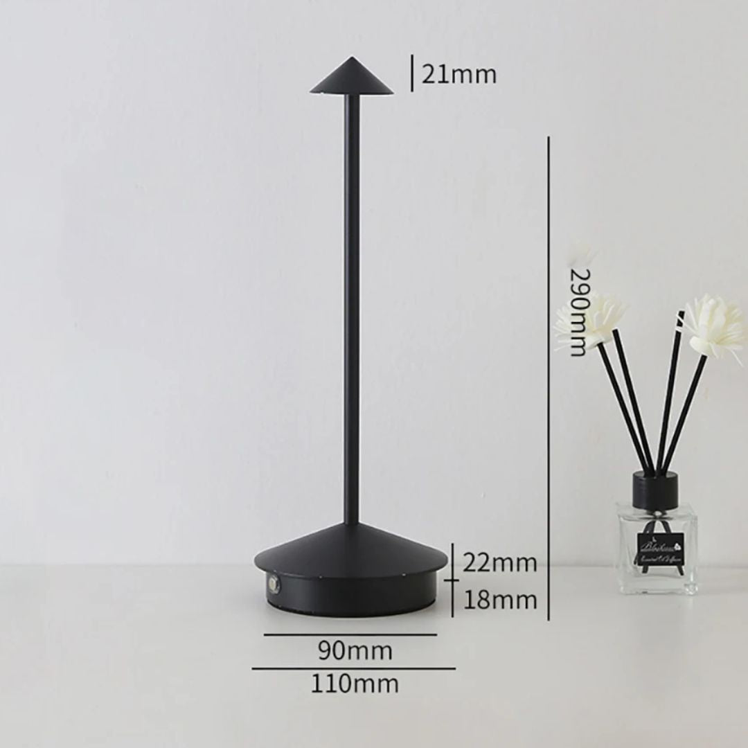 Skanto | Eindhoven Robyn Arrow LED Bordlampe