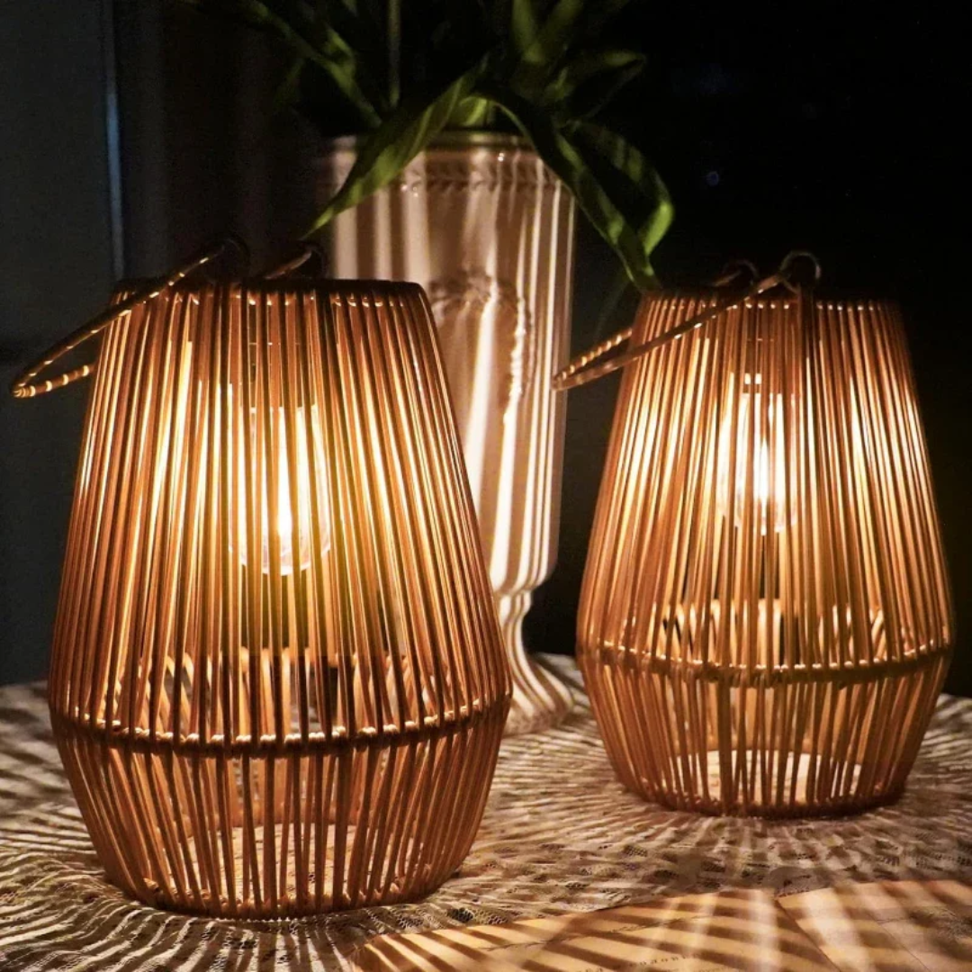 Skanto | Håndvevd Vanntett Solcellehagelanterne – Utendørs LED Rattan Lys for Patio, Stier & Balkong