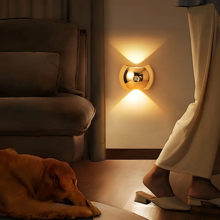 Vegglampe med bevegelsessensor – Dobbel LED-belysning oppover og nedover | Magnetisk og PortaSkantoe
