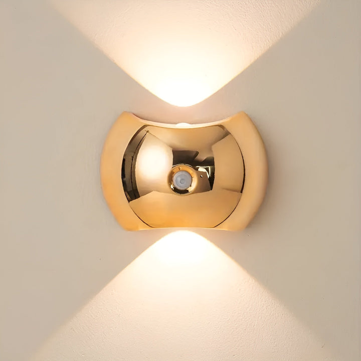 Vegglampe med bevegelsessensor – Dobbel LED-belysning oppover og nedover | Magnetisk og PortaSkantoe