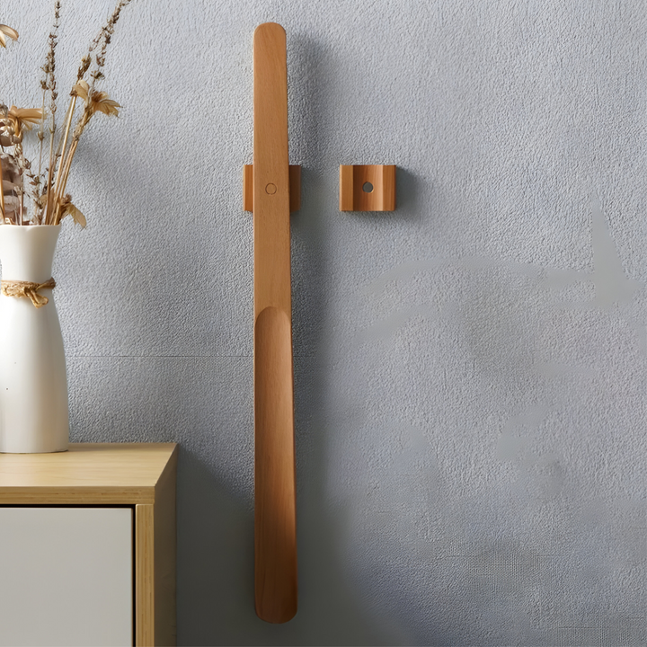 ComfortKick – Magnetisk skohorn laget av tre