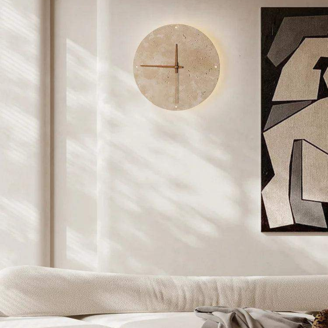 Travertine Veggklokke med LED Lys – Minimalistisk & Dekorativ | Høy- Kvalitets Naturlig Stein Klokke | Skanto