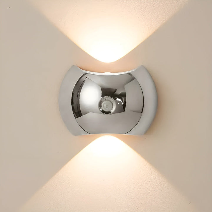 Vegglampe med bevegelsessensor – Dobbel LED-belysning oppover og nedover | Magnetisk og PortaSkantoe