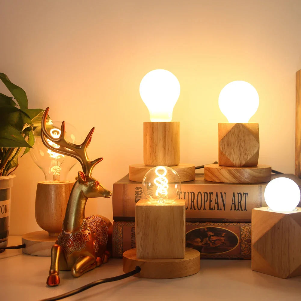 Retro Trebordlampe med Lysball – Dekorativ Belysning for Hjemmet | Skanto