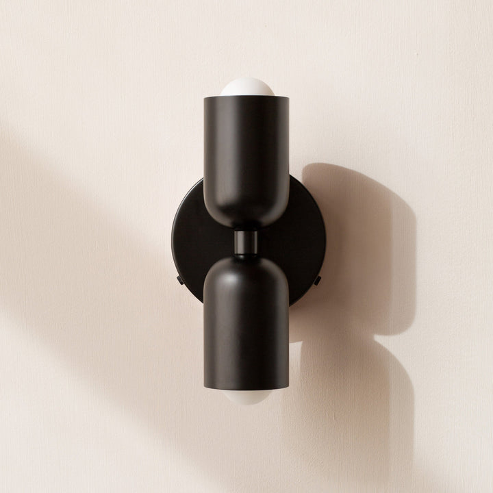 Vintage Dobbel-Hodet Vegglampe – Kreativ Design for Unik Atmosfære | Skanto