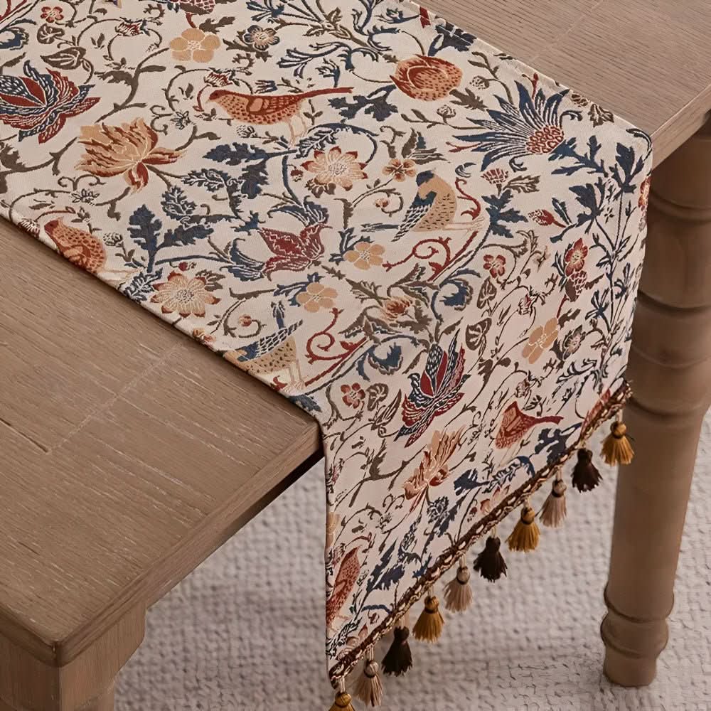 Skanto | Elegant duk med blomster- og fuglemotiv