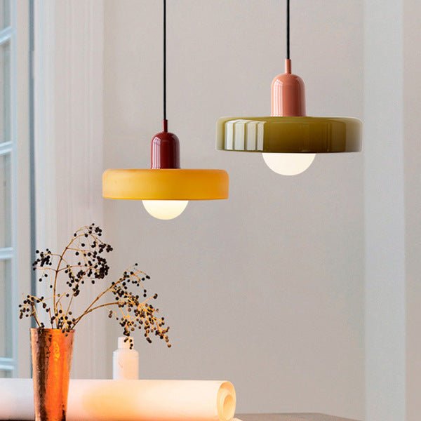 Skanto | Bauhaus Farget Glasspendellampe for Moderne Interiører