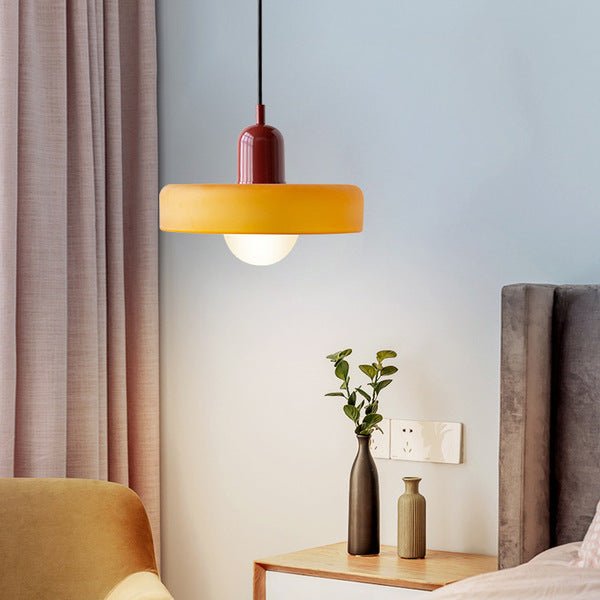 Skanto | Bauhaus Farget Glasspendellampe for Moderne Interiører