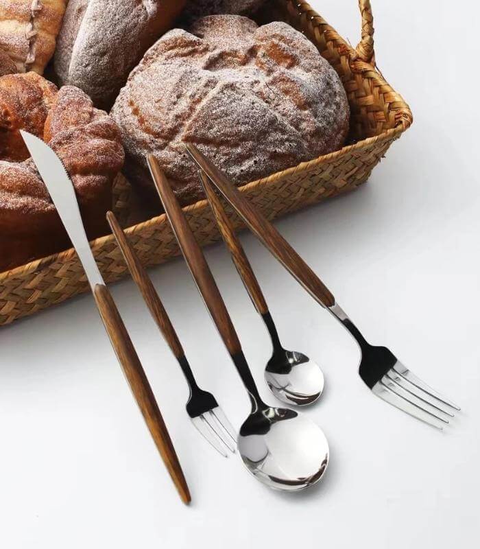 Skanto | Premium rustfritt stål bestikk med treaksent