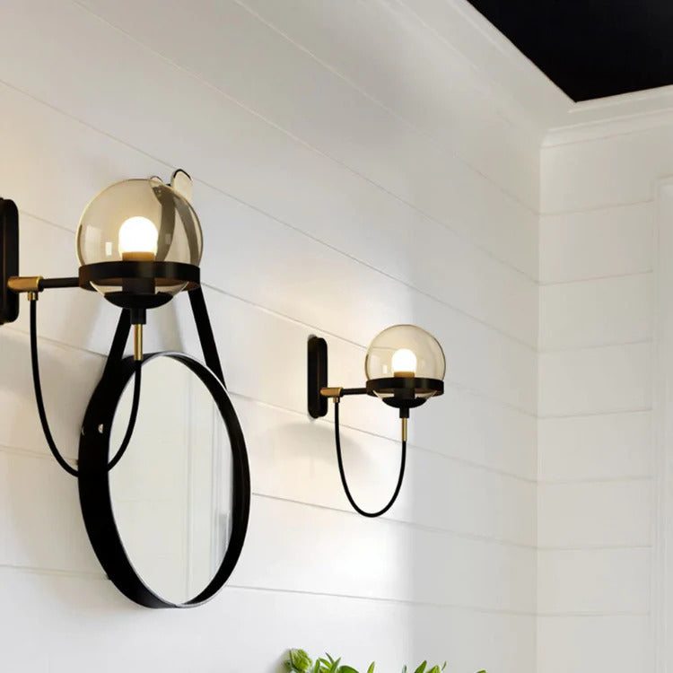 Chic Design Vegglampe med Glasskuppel | Skanto