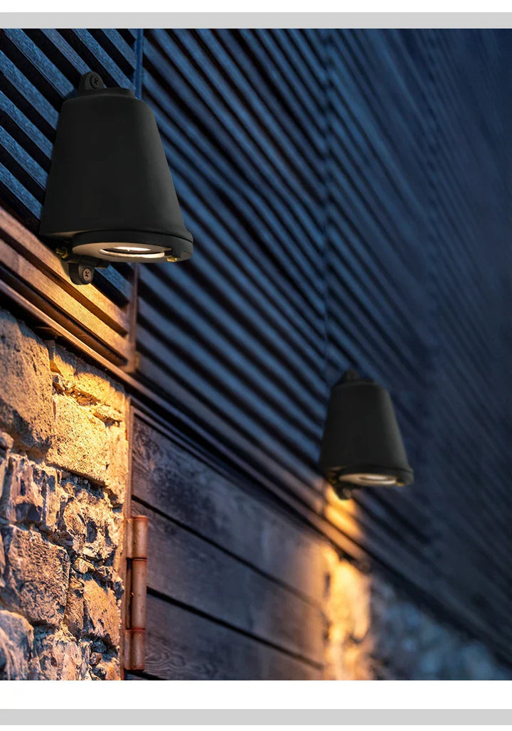 Moderne aluminiums LED vegglampe for utendørs bruk - værbestandig, energieffektiv, ideell for hage og terrasse | Skanto