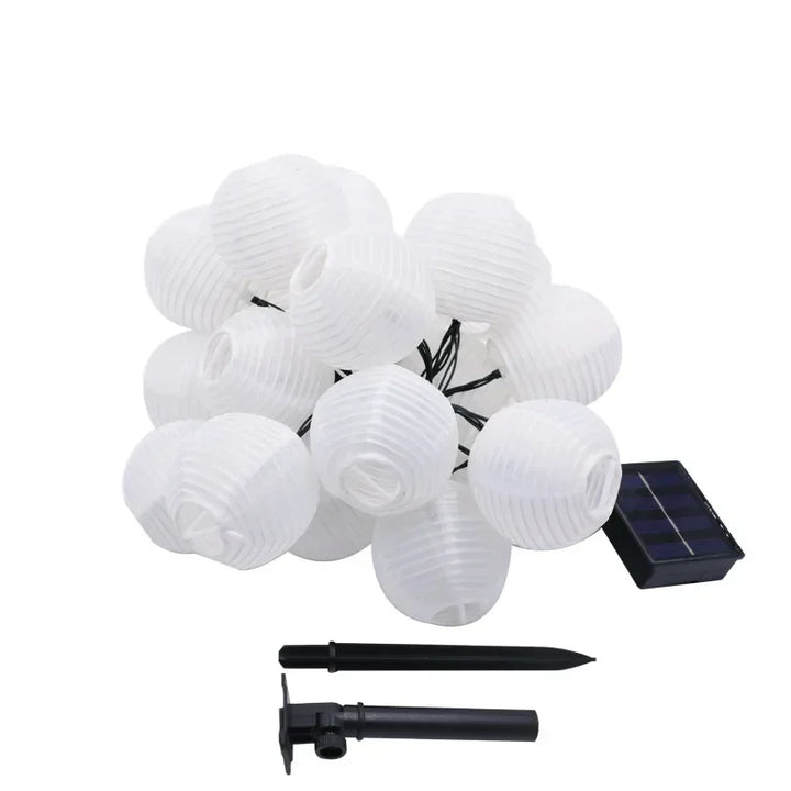 Solar Lantern String Light for Outdoors – Fargerike lanterner for hage- og terrassebelysning | Skanto