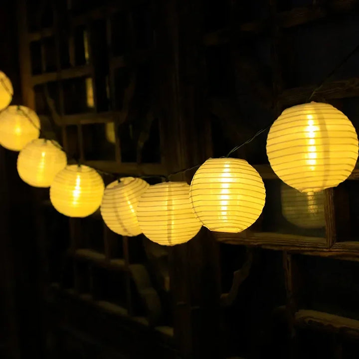 Solar Lantern String Light for Outdoors – Fargerike lanterner for hage- og terrassebelysning | Skanto