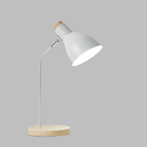 Skanto | Trebordlampe – Kreativ skandinavisk skrivebordslampe laget av tre og metall