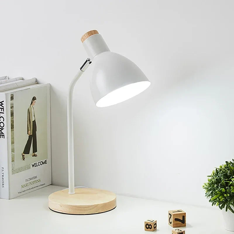 Skanto | Tre skrivebordslampe – Kreativ skandinavisk skrivebordslampe laget av tre og metall