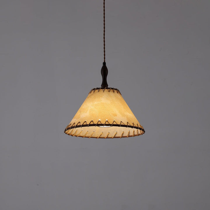 Skanto | Pendellampe med naturlige materialer og subtilt lys