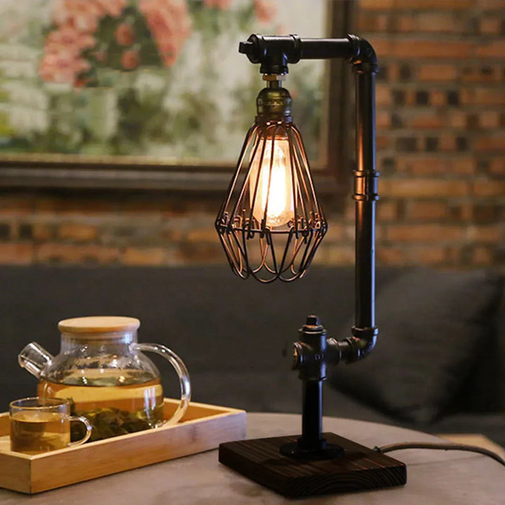 Skanto | RetroCharm – Retro bordlampe laget av metall