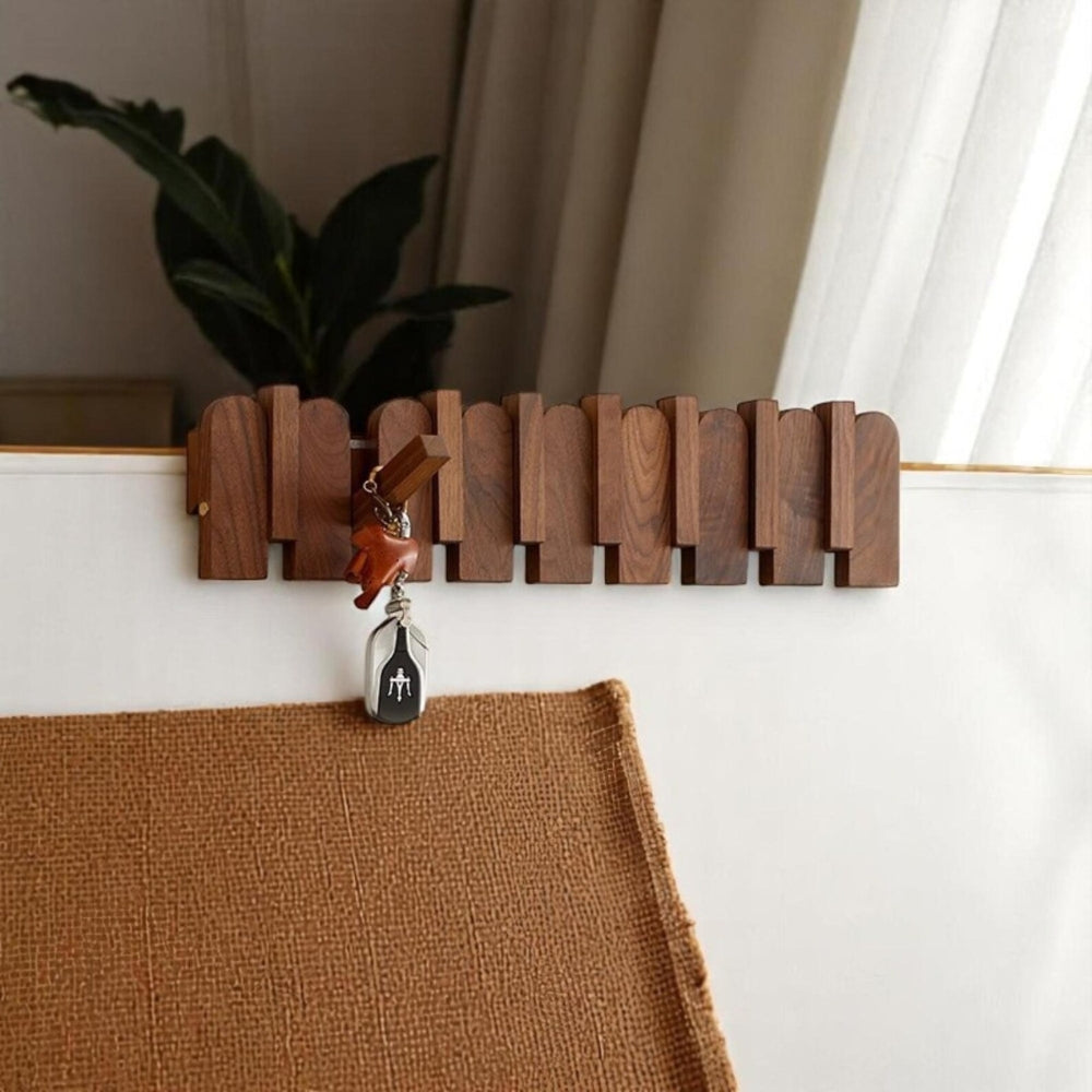 Wandgarderobe mit Klavierhaken aus Holz