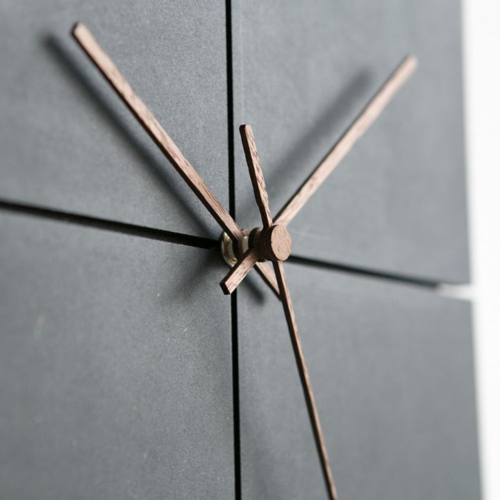 Minimalistisk veggklokke 28 cm – Moderne design i rund og firkantet utførelse for hjem og kontor