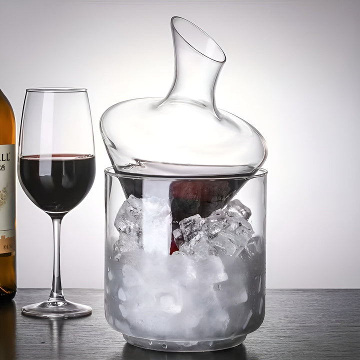 Vinkaraffel med rask lufting – Elegant fossefalldesign laget av glass | For en mer intens aroma og stilig vinopplevelse