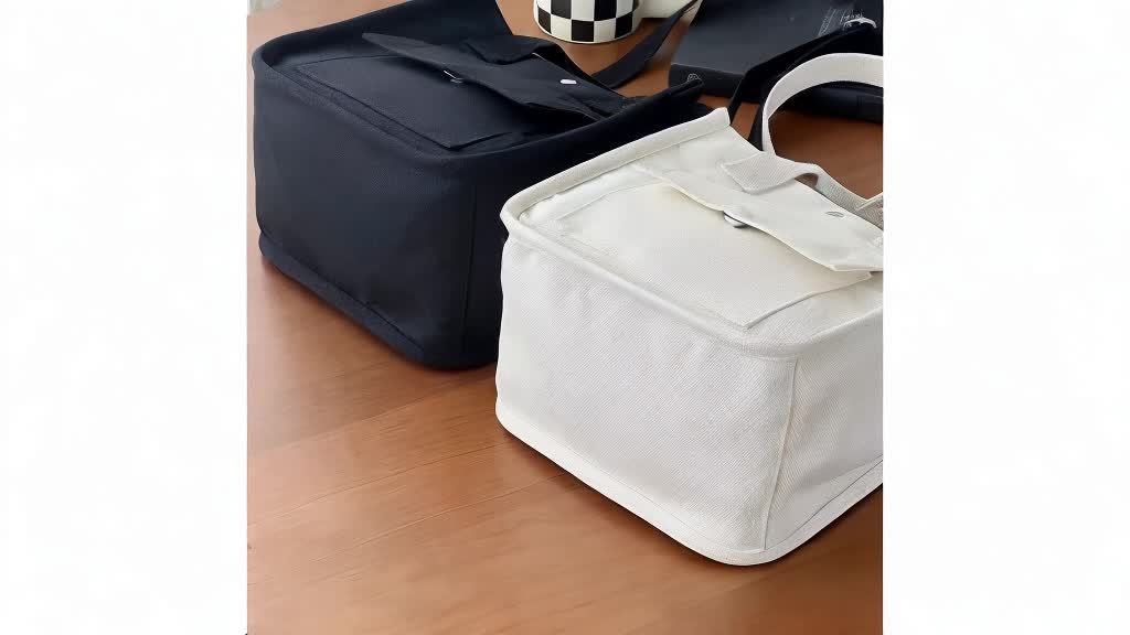 Skanto | UrbanEase Canvas Slingbag – Hvit skulderveske med magnetlås og justerbar stropp