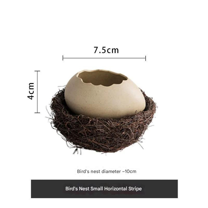 Kreativ keramisk fuglerede-eggeskallskål