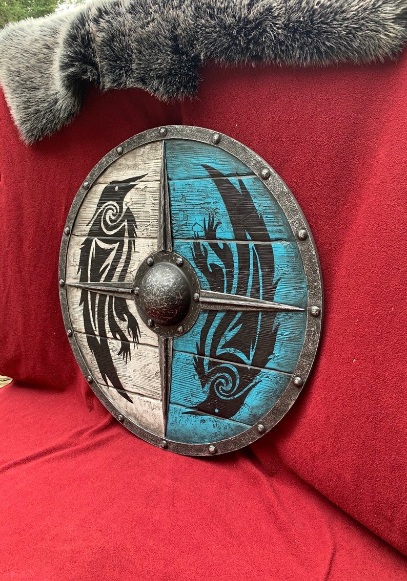 Skanto | Eivor Valhalla Raven Kamp Skadet Viking Tre Skjold 30CM