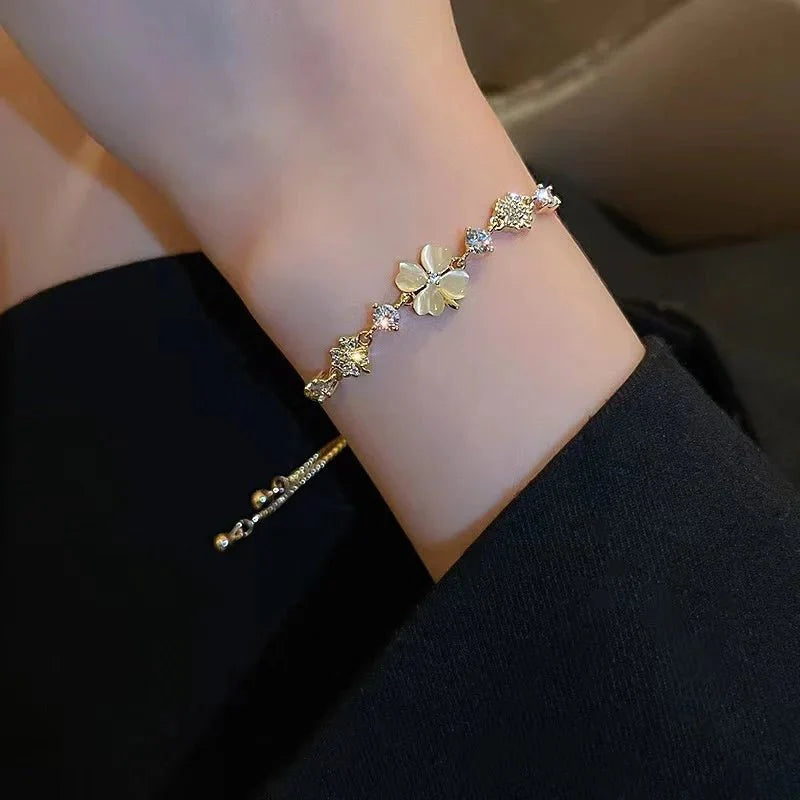 Skanto | Justerbar Lucky Four Leaf Clover Armbånd