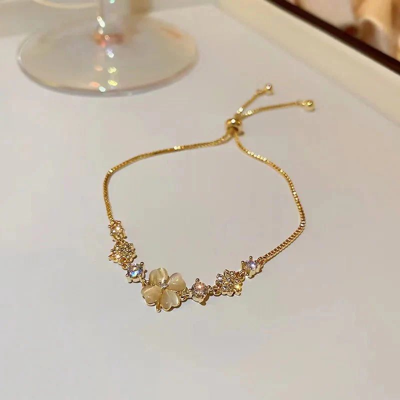 Skanto | Justerbar Lucky Four Leaf Clover Armbånd