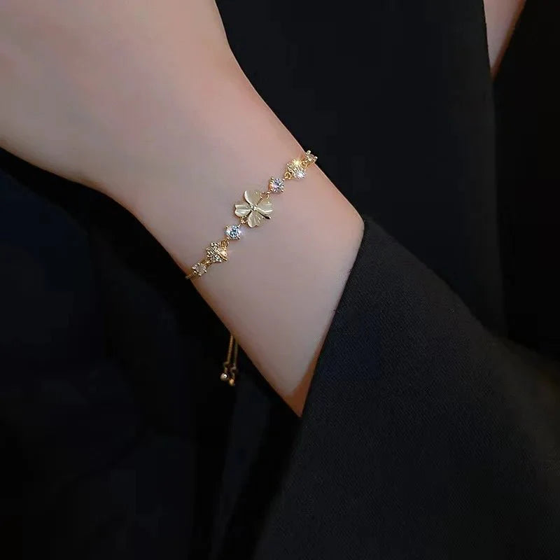 Skanto | Justerbar Lucky Four Leaf Clover Armbånd