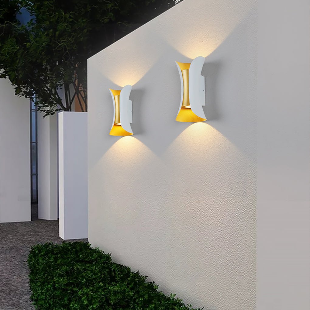 Skanto | Elegant Vanntette LED-lamper med Buet Form for Hagen