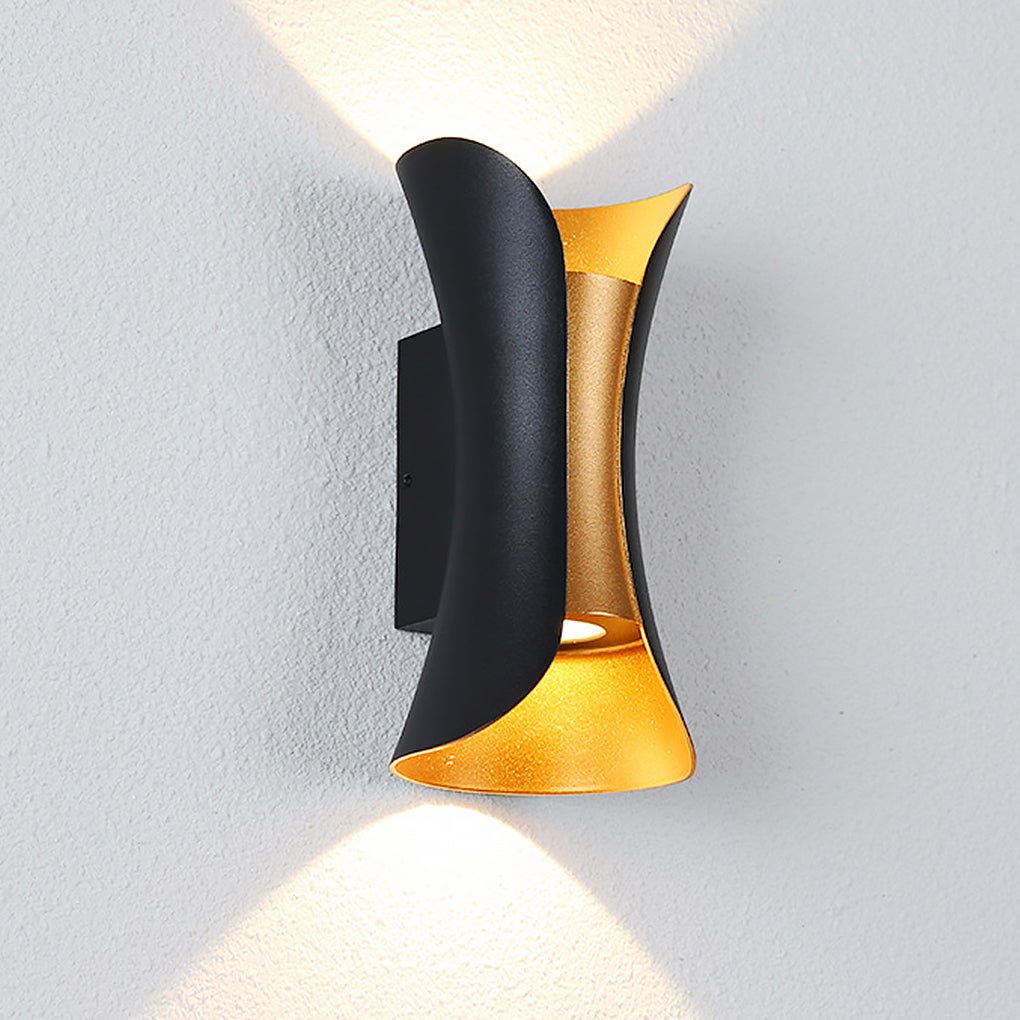 Skanto | Elegant Vanntette LED-lamper med Buet Form for Hagen