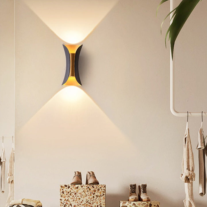 Skanto | Elegant Vanntette LED-lamper med Buet Form for Hagen