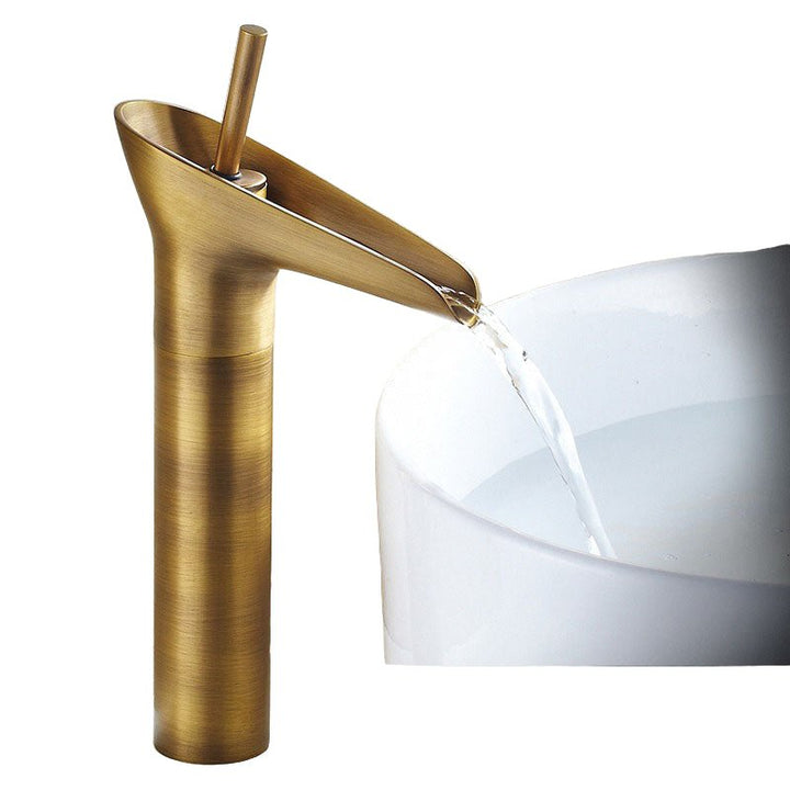 Skanto | AquaFalls – Antikk vannfall-bassengkran i messing med bronsefinish