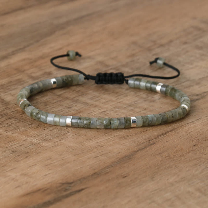 Skanto | Flettet armbånd med 2,4 mm naturstein ruller – Seraphina