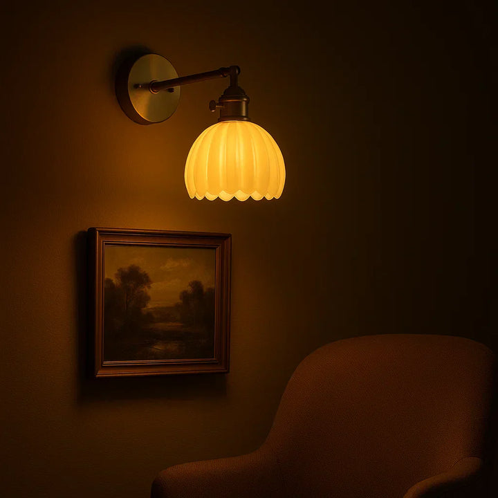 Skanto | Retro Vegglampe med Tulipan Glasskygge | Vintage Stil