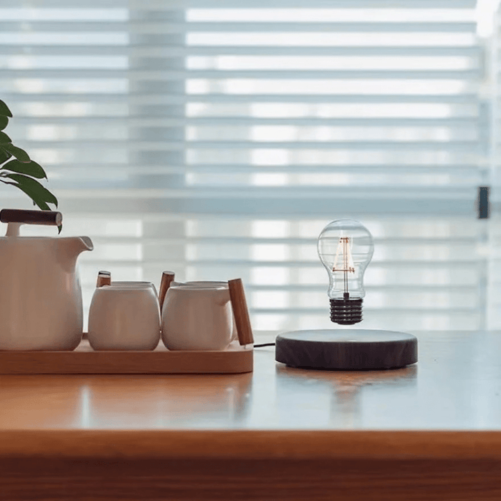 Skanto | LumiGlide Flytende LED-pære | Magnetisk levitasjonslys med berøringskontroll for moderne rom